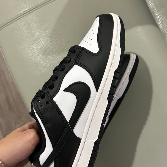 Nike Panda Dunks - Picture 3 of 4